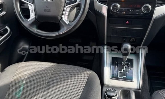Buy Used Mitsubishi L200 White Car in Marsh Harbour in Abaco Buy Used Mitsubishi L200 White Car in Marsh Harbour in Abaco