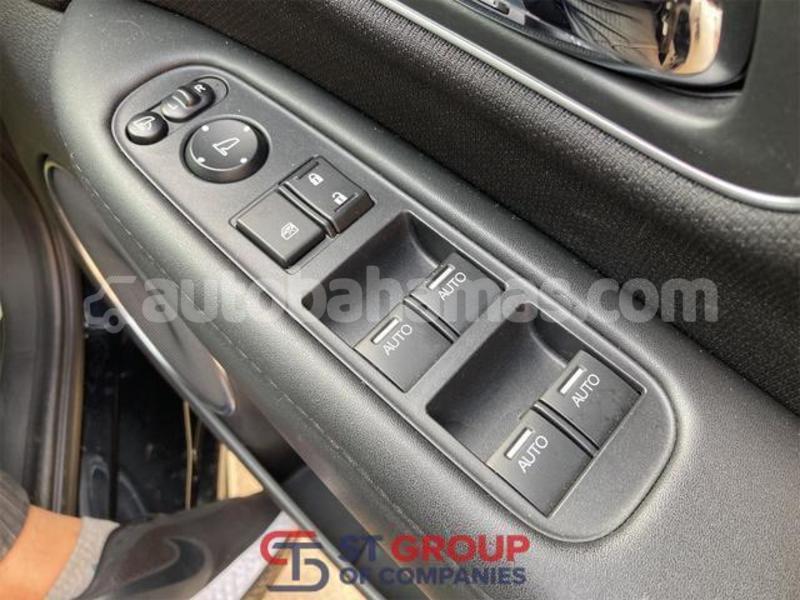 Big with watermark honda vezel eleuthera freetown 2338