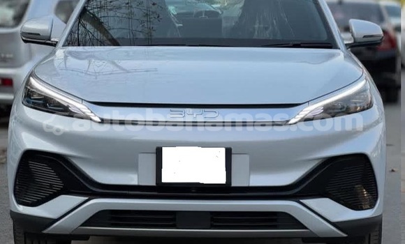 Buy Used BYD F3 White Car in Marsh Harbour in Abaco