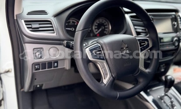 Buy Used Mitsubishi L200 White Car in Marsh Harbour in Abaco Buy Used Mitsubishi L200 White Car in Marsh Harbour in Abaco