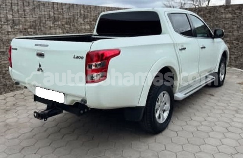 Big with watermark mitsubishi l200 abaco marsh harbour 2348