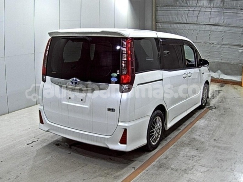 Big with watermark toyota noah eleuthera freetown 2349