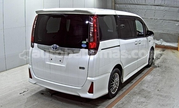 Buy Used Toyota Noah White Car in Freetown in Eleuthera Buy Used Toyota Noah White Car in Freetown in Eleuthera