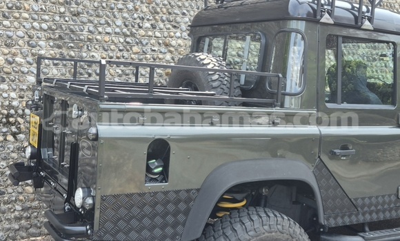 Buy Import Land Rover Defender Green Car in Alice Town in Biminis Buy Import Land Rover Defender Green Car in Alice Town in Biminis