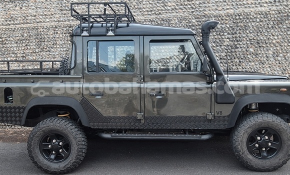 Buy Import Land Rover Defender Green Car in Alice Town in Biminis Buy Import Land Rover Defender Green Car in Alice Town in Biminis