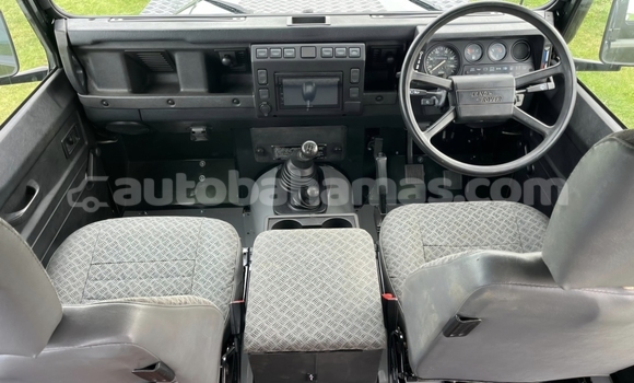 Buy Import Land Rover Defender Green Car in Alice Town in Biminis Buy Import Land Rover Defender Green Car in Alice Town in Biminis