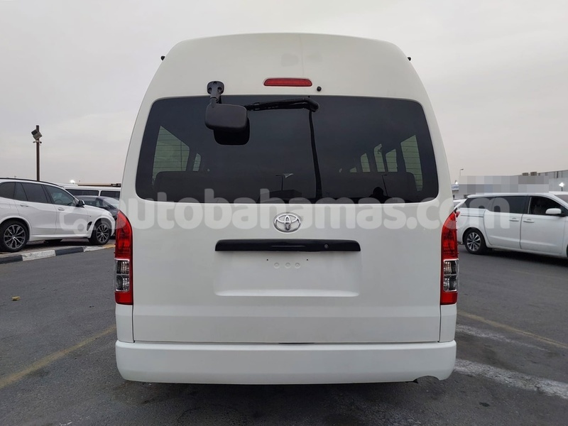 Big with watermark toyota hiace eleuthera freetown 2367