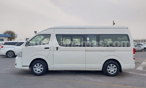 Buy Used Toyota Hiace White Car in Freetown in Eleuthera Buy Used Toyota Hiace White Car in Freetown in Eleuthera