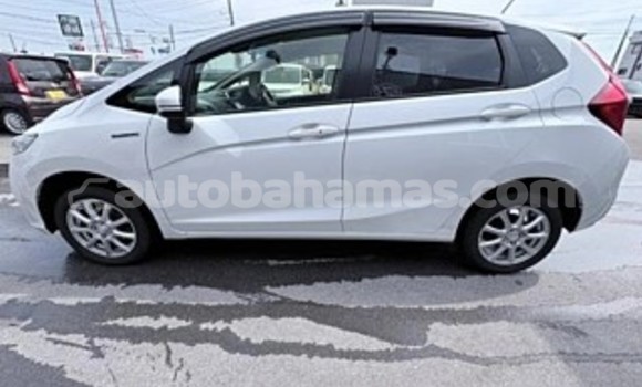 Buy Used Honda FIT White Car in Freetown in Eleuthera Buy Used Honda FIT White Car in Freetown in Eleuthera