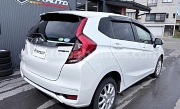 Buy Used Honda FIT White Car in Freetown in Eleuthera Buy Used Honda FIT White Car in Freetown in Eleuthera