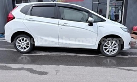 Buy Used Honda FIT White Car in Freetown in Eleuthera Buy Used Honda FIT White Car in Freetown in Eleuthera