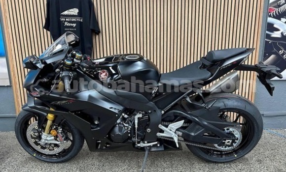 Buy New Yamaha TMAX Black Bike in Coopers Town in Abaco Buy New Yamaha TMAX Black Bike in Coopers Town in Abaco