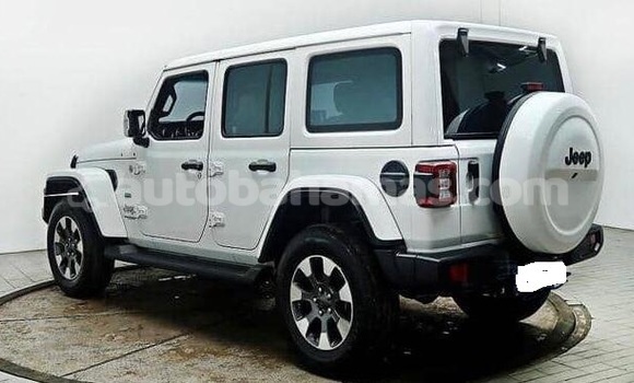 Buy Used Jeep Wrangler White Car in Marsh Harbour in Abaco Buy Used Jeep Wrangler White Car in Marsh Harbour in Abaco