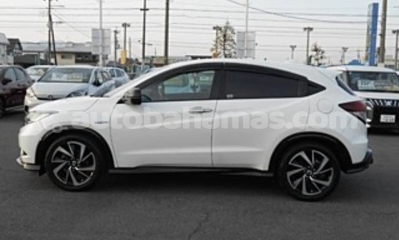 Buy Used Honda Vezel White Car in Freetown in Eleuthera Buy Used Honda Vezel White Car in Freetown in Eleuthera