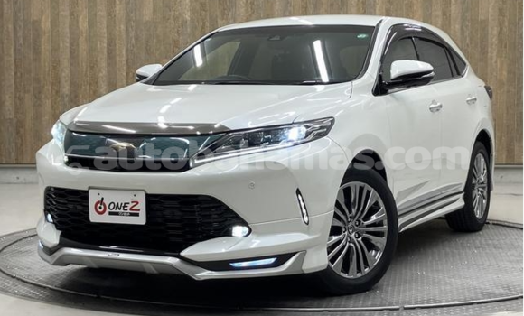 Buy Used Toyota Harrier White Car in Freetown in Eleuthera