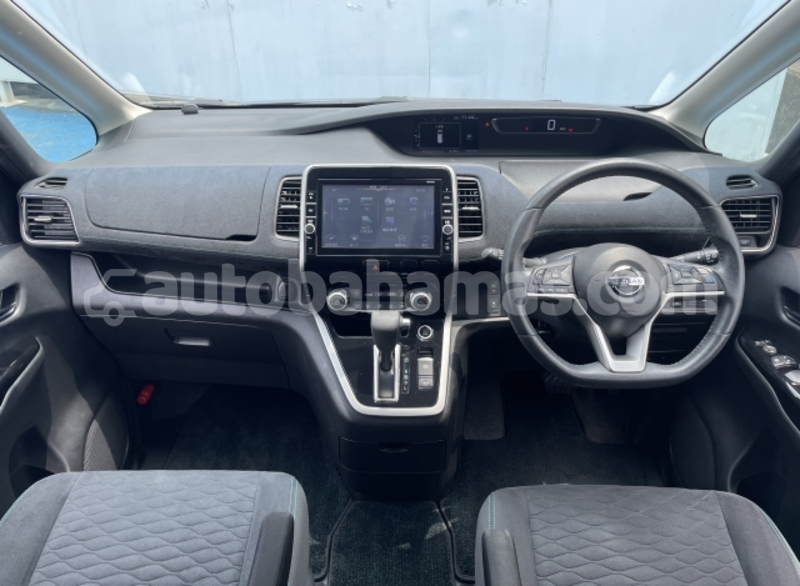 Big with watermark nissan serena eleuthera freetown 2390