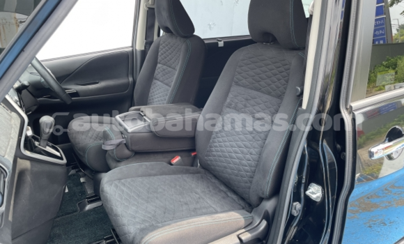 Buy Used Nissan Serena Brown Car in Freetown in Eleuthera Buy Used Nissan Serena Brown Car in Freetown in Eleuthera