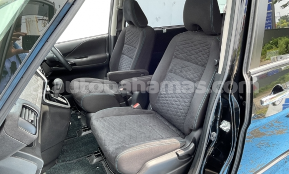 Buy Used Nissan Serena Brown Car in Freetown in Eleuthera Buy Used Nissan Serena Brown Car in Freetown in Eleuthera