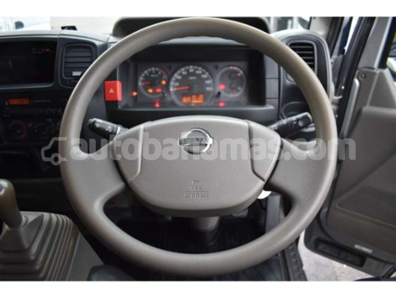 Big with watermark nissan evalia eleuthera freetown 2397