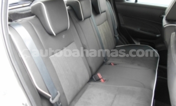 Buy Used Suzuki Swift White Car in Freetown in Eleuthera Buy Used Suzuki Swift White Car in Freetown in Eleuthera