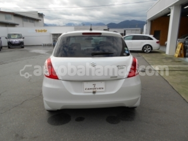 Big with watermark suzuki swift eleuthera freetown 2401