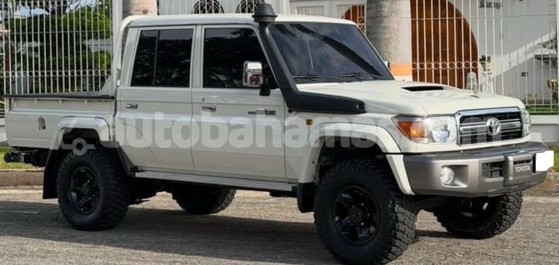 Big with watermark toyota land cruiser abaco marsh harbour 2403