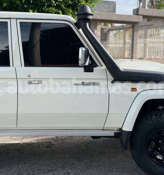 Big with watermark toyota land cruiser abaco marsh harbour 2403