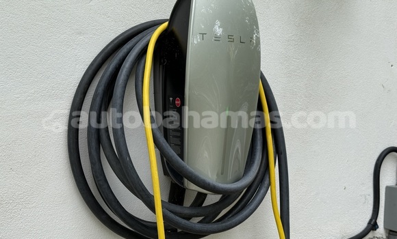Buy Used Tesla Model 3 Black Car in Rock Sound in Eleuthera Buy Used Tesla Model 3 Black Car in Rock Sound in Eleuthera