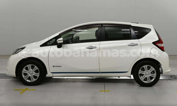 Buy Used Nissan Note White Car in Rock Sound in Eleuthera Buy Used Nissan Note White Car in Rock Sound in Eleuthera