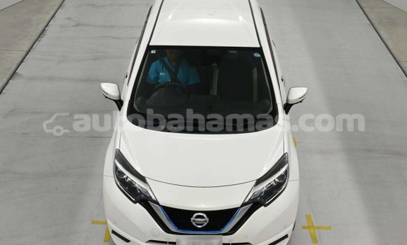 Buy Used Nissan Note White Car in Rock Sound in Eleuthera Buy Used Nissan Note White Car in Rock Sound in Eleuthera