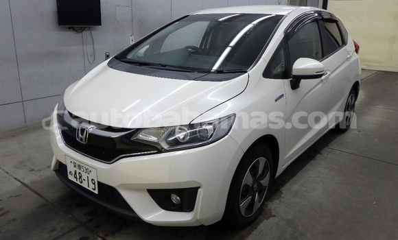 Buy Used Honda FIT White Car in Marsh Harbour in Abaco Buy Used Honda FIT White Car in Marsh Harbour in Abaco