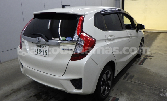 Buy Used Honda FIT White Car in Marsh Harbour in Abaco Buy Used Honda FIT White Car in Marsh Harbour in Abaco