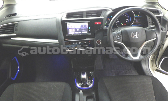Buy Used Honda FIT White Car in Marsh Harbour in Abaco Buy Used Honda FIT White Car in Marsh Harbour in Abaco