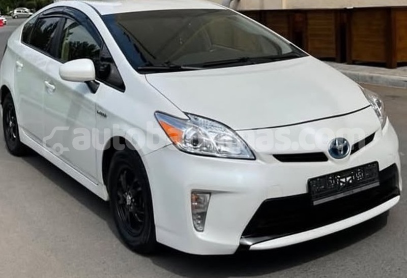 Big with watermark toyota prius abaco marsh harbour 2434