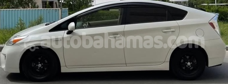 Big with watermark toyota prius abaco marsh harbour 2434