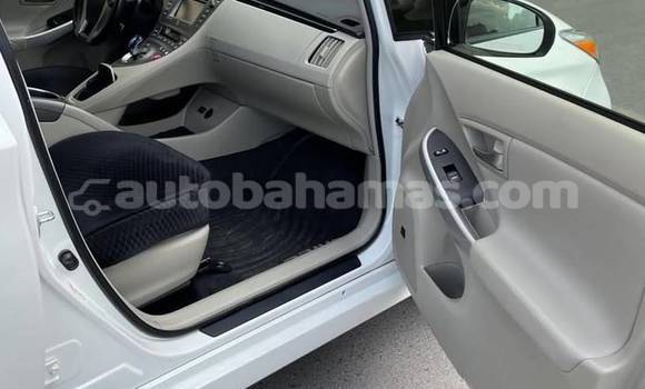 Buy Used Toyota Prius White Car in Marsh Harbour in Abaco Buy Used Toyota Prius White Car in Marsh Harbour in Abaco