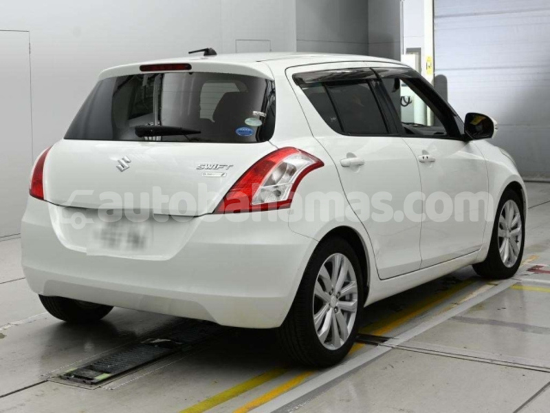 Big with watermark suzuki swift eleuthera freetown 2446