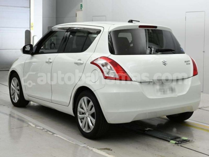 Big with watermark suzuki swift eleuthera freetown 2446