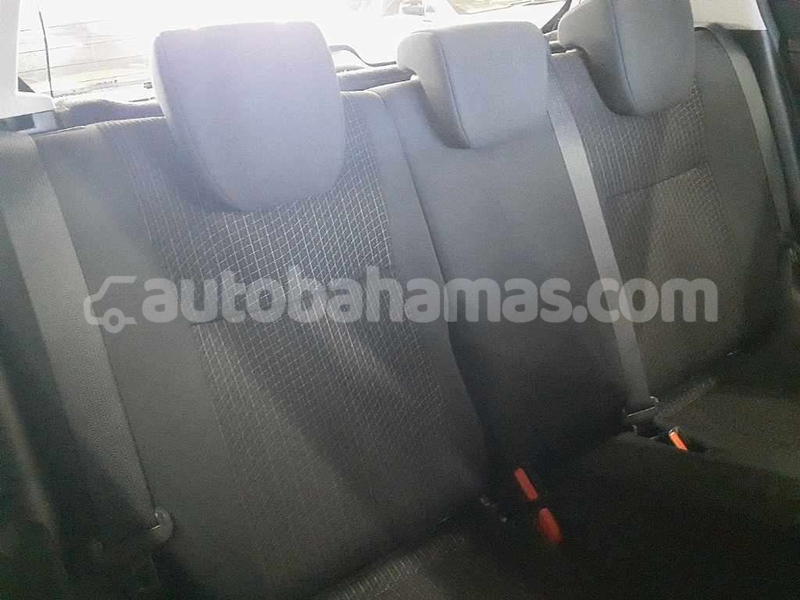 Big with watermark suzuki swift eleuthera freetown 2446
