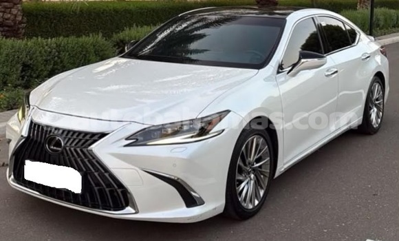 Buy Used Lexus ES White Car in Marsh Harbour in Abaco