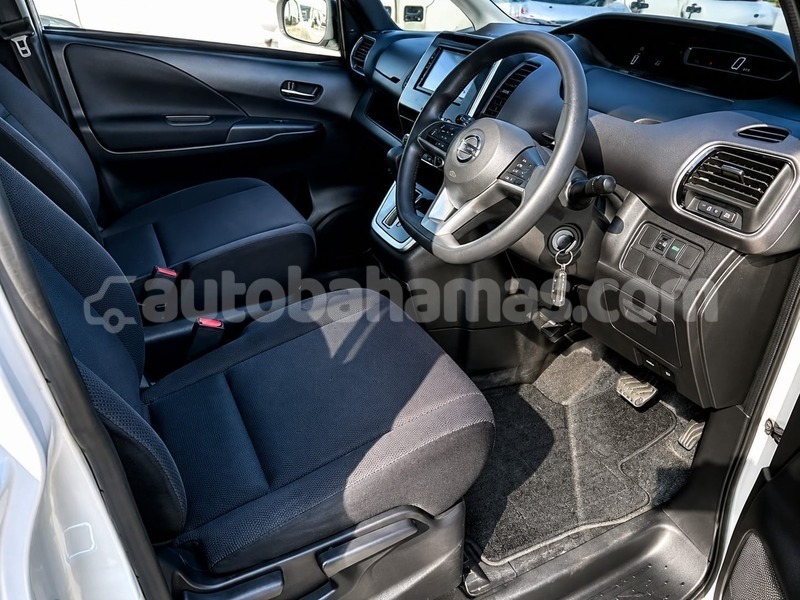 Big with watermark nissan serena abaco marsh harbour 2497