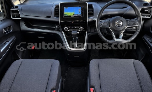 Buy Used Nissan Serena Silver Car in Marsh Harbour in Abaco Buy Used Nissan Serena Silver Car in Marsh Harbour in Abaco
