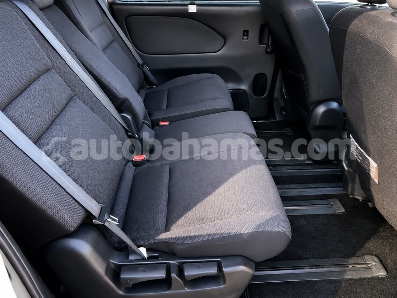 Big with watermark nissan serena abaco marsh harbour 2497
