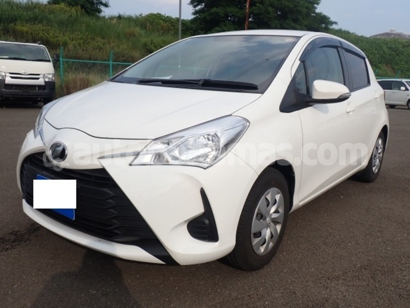 Big with watermark toyota vitz biminis alice town 2498