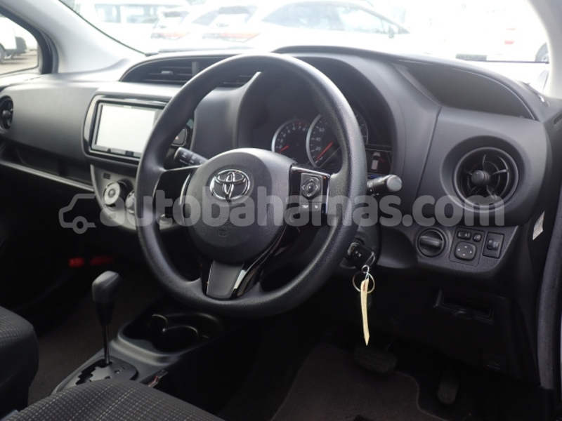 Big with watermark toyota vitz biminis alice town 2498