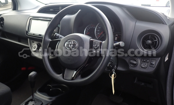 Buy Used Toyota Vitz White Car in Alice Town in Biminis Buy Used Toyota Vitz White Car in Alice Town in Biminis