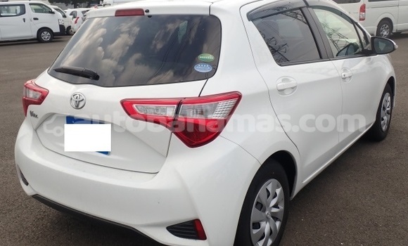 Buy Used Toyota Vitz White Car in Alice Town in Biminis Buy Used Toyota Vitz White Car in Alice Town in Biminis
