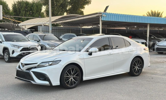 Buy Used Toyota Camry White Car in Marsh Harbour in Abaco