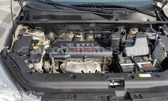 Buy Import Toyota HiAce Other Truck in Import - Dubai in Abaco