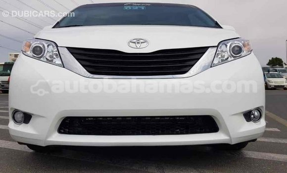 Buy Import Toyota Sienna White Car in Import - Dubai in Abaco Buy Import Toyota Sienna White Car in Import - Dubai in Abaco